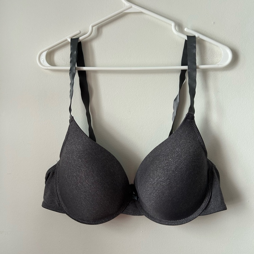 Women's Grey Bra Size 42C Adjustable Straps‎ Hook Closure NEW